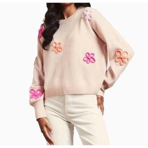 NEW BRODIE CASHMERE flower pop crew neck jumper in haze